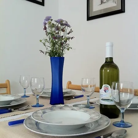 Leona & David Apartman *