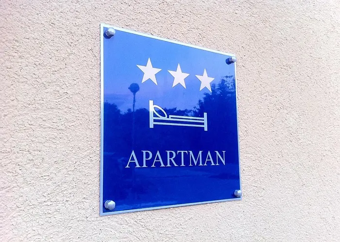 Leona & David Lejlighed *